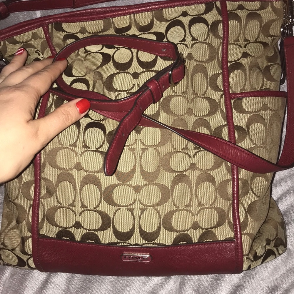 COACH Signature canvas LARGE Hobo - Picture 3 of 16